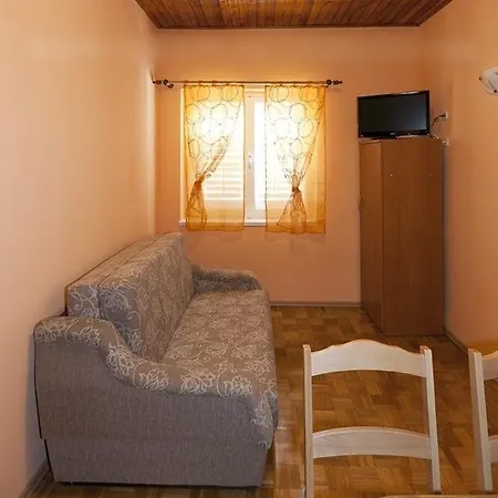 In With Sea View, Balcony, Air Conditioning, Wifi 3674-1 * Tučepi
