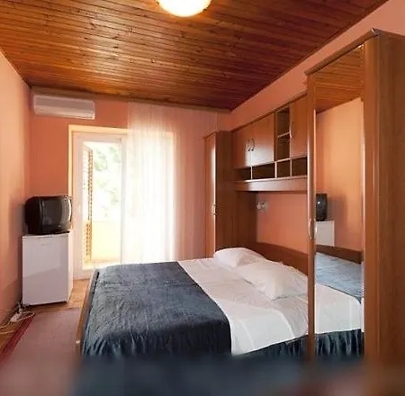 In With Sea View, Balcony, Air Conditioning, Wifi 3674-1 Tučepi
